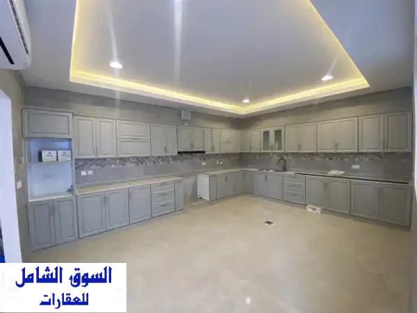 فيلا فخمة للإيجار بالرياض: 5 غرف ماستر، تشطيب...