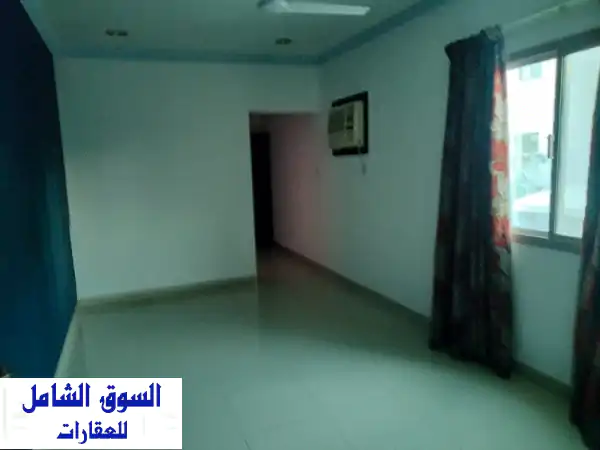 شقة مميزة للإيجار في سند | غرفتي نوم، صالة، مكيفات...