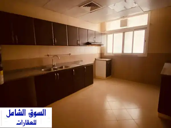 شقة فاخرة للبيع بالخان الشارقة | تملك حر 2200 قدم بسعر 650 ألف درهم