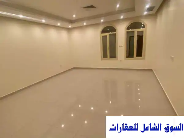 إيجار دور كامل فخم بأبو فطيرة الكويت 💎 4 غرف نوم ماستر | تشطيبات راقية | فرصة عائلات أجنبية