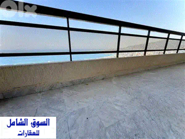 شقة أرضية مميزة للبيع في فيطرون وسط البلدة | تراس جبلي ضخم وإطلالة ساحرة