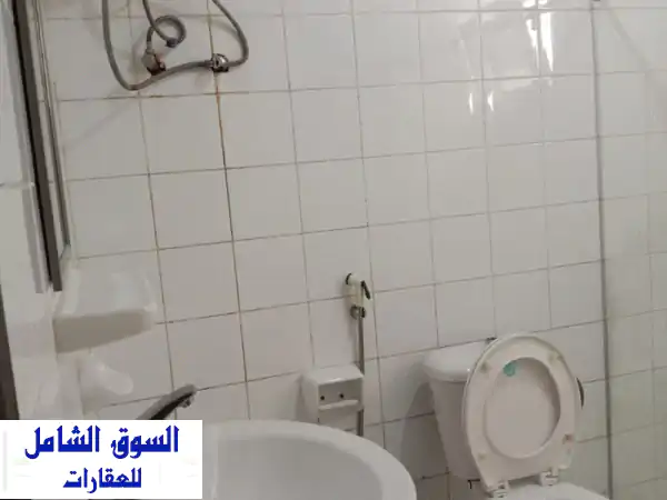 ملاذك الخاص: استوديو نظيف ومجهز للإيجار بالدحيل | سكاي فيجن العقارية