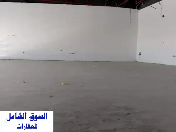 فرصة استثمارية: محل تجاري ومخزن للإيجار 850م²...