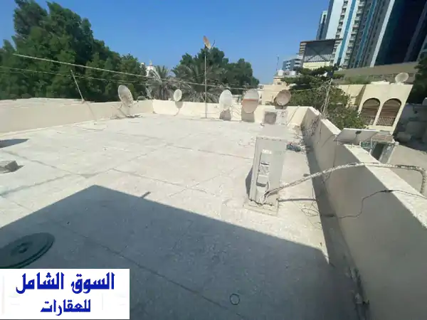 فرصة استثمارية ذهبية في عجمان! بناية للبيع بالبستان: شقتين (3 و 5 غرف) بمدخلين منفصلين، تصريح G+4 محتمل، دخل مضمون!