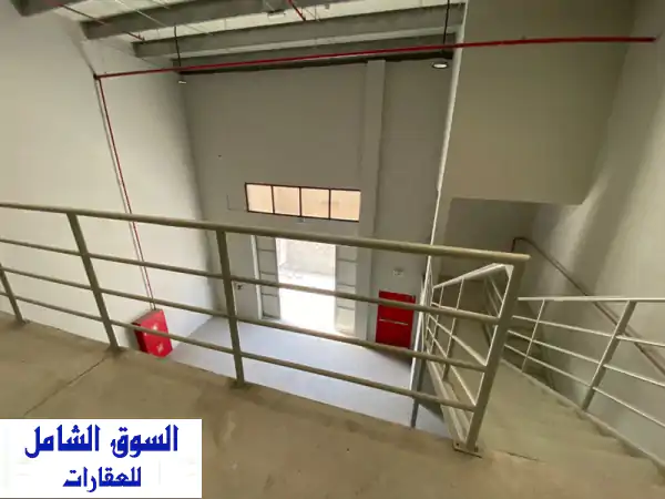 مستودع للإيجار عجمان الصناعية 3: 4000 قدم² | موقع استراتيجي وسعر تنافسي