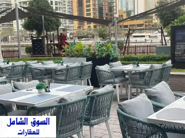 فرصة استثمارية ذهبية: مطعم وكافيه للإيجار في قلب كورنيش عجمان - موقع سياحي مميز! استلام خلال 20 يومًا!