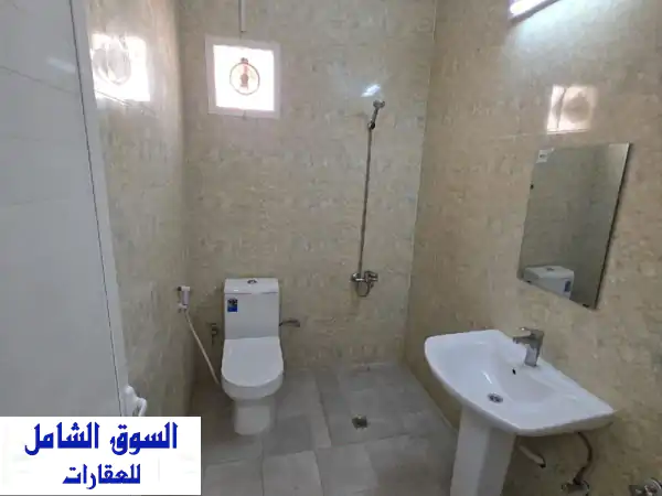 استوديو عائلي فسيح للإيجار في الشامخة، أبوظبي | قرب مكاني مول | 2000 درهم شهرياً