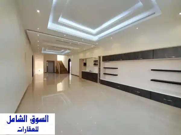 فرصة ذهبية: فيلا تجارية فاخرة للإيجار بمدينة شخبوط | 7 غرف ماستر وموقع استراتيجي