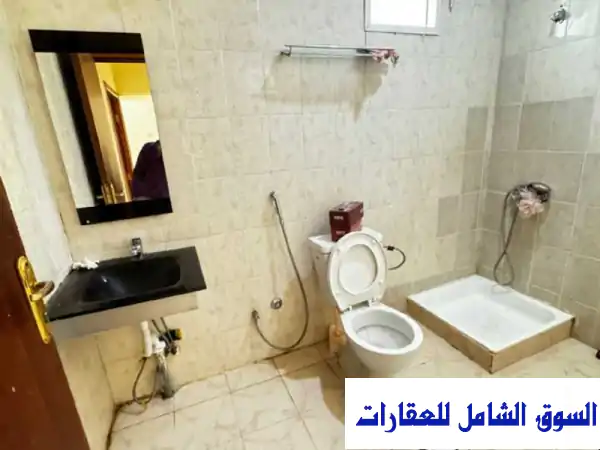 فرصتك الذهبية: شقة فاخرة للإيجار في معيذر | غرفة وصالة شاملة ماء وكهرباء | قرب أسباير