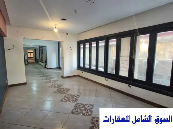 فرصة ذهبية: محل تجاري بانورامي للبيع أو الإيجار | 168م² | تقاطع النزهة والثورة، قلب مصر الجديدة
