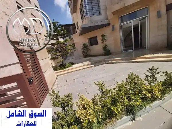 شقة أرضية فاخرة للإيجار بأم السماق | 165م² بتراس...