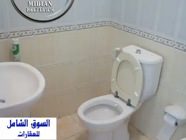 فرصة استثمارية وسكنية لا تعوض: شقة فخمة للبيع بالرابية، عمان 180م بإطلالة خلابة وبسعر 88 ألف د.أ!