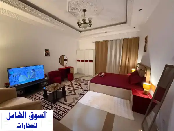 استوديو مفروش فاخر للإيجار بمدينة خليفة أبوظبي | أول ساكن | شامل الفواتير | موقع استراتيجي