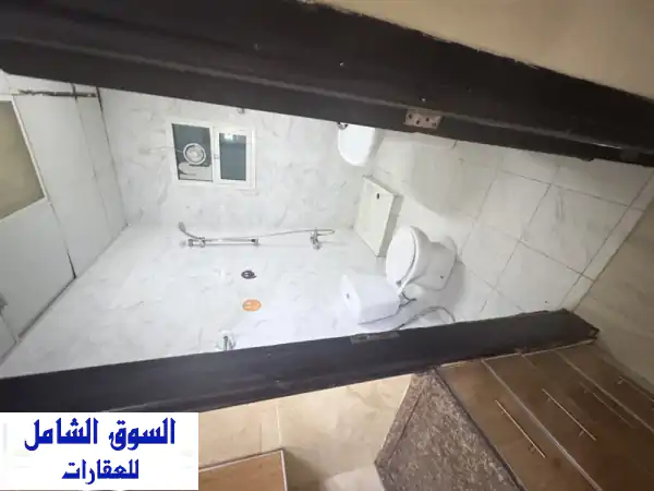 استوديو فاخر للإيجار برأس الخيمة: قرب دوار الفانوس بـ 1800 درهم فقط! موقع مثالي