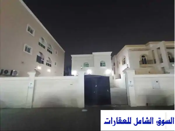 فرصة ذهبية! فيلا تجارية فاخرة للإيجار بالروضة 3 عجمان...