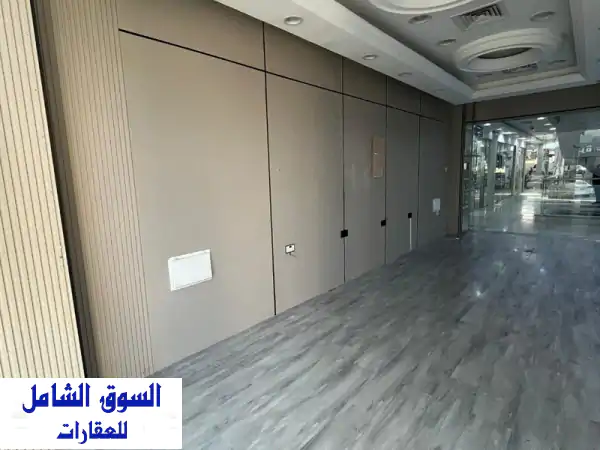 محل تجاري مع فترة سماح للإيجار في الفحيحيل. بموقع...