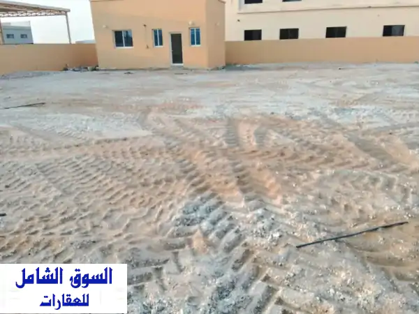 للإيجار بأم القيوين: حوطة صناعية ضخمة 15000 قدم -...