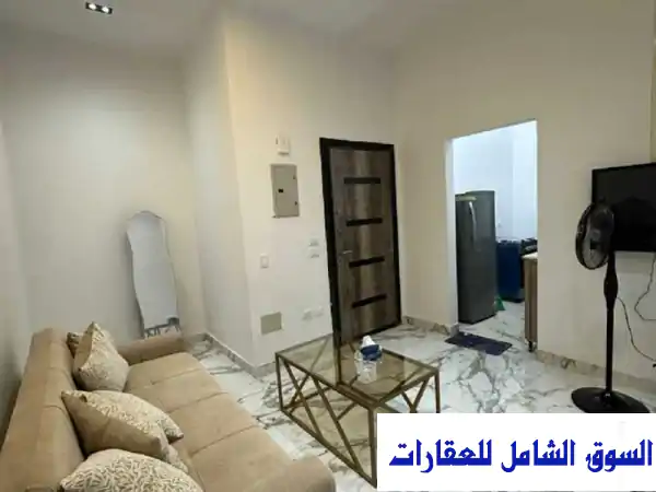 استوديو فندقي فاخر للإيجار بالتجمع الخامس: مفروش، مكيف، بحديقة خاصة ومدخل مستقل قرب الجامعة الأمريكية (AUC) - القاهرة الجديدة