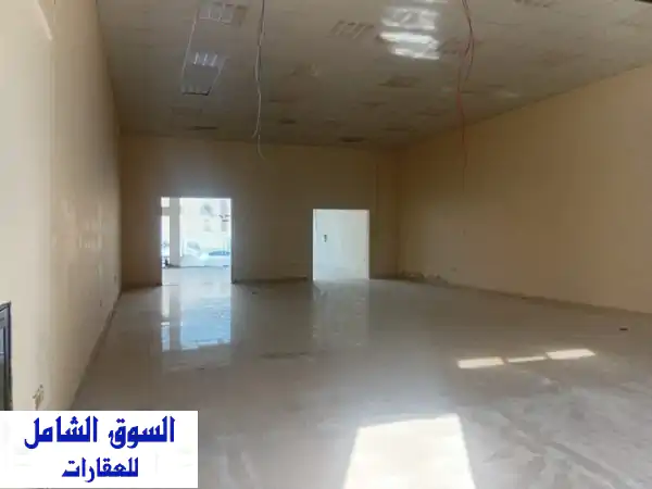 مستودع للإيجار السنوي في عجمان الصناعية 1 | 1420 قدم² | موقع حيوي | 85 ألف درهم بدفعات ميسرة!