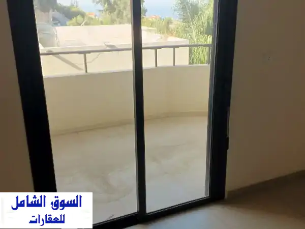 فرصة العمر في بلاط جبيل: شقة جديدة وفاخرة 130م²، 3 غرف نوم وحمامين، بسعر 120,000$ فقط!