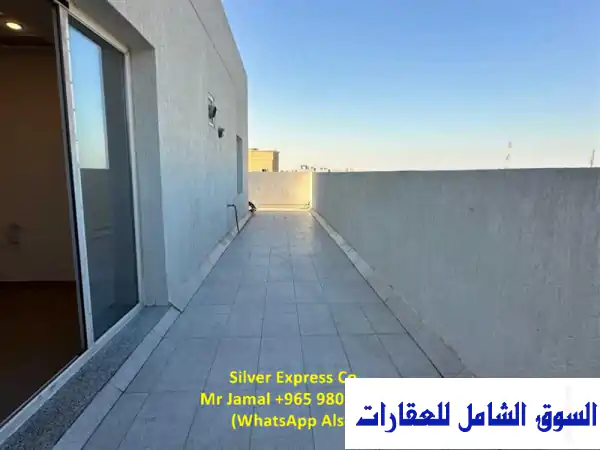 شقة أحلامك بأبو فطيرة! 2 نوم + سطح خاص فسيح + مطبخ أمريكي عصري بـ 450 د.ك - لا تفوت الفرصة!