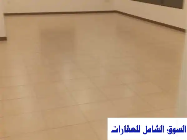 للايجار بالصديق: دور أول فاخر بمصعد - 4 غرف نوم،...