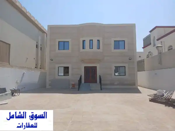 فيلا فاخرة للإيجار بأم صلال: 7 غرف، 570م | بنت هاوس...