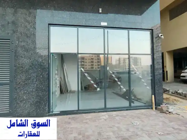 محل للإيجار عجمان الجرف 2: موقع استراتيجي 500 قدم...