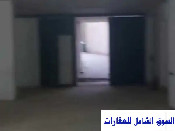 فرصة استثنائية: مخزن 214م للإيجار بالتجمع الخامس...
