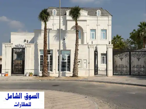 فيلا فاخرة للبيع بالخيسة: 8 غرف ماستر، مسبح خاص،...