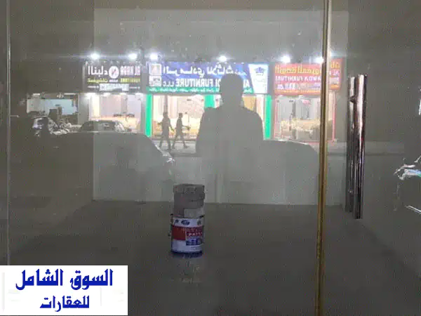 فرصة ذهبية! 3 محلات تجارية للإيجار السنوي في الروضة 2 قرب جسر الروضة – بـ 22,000 ريال على 4 دفعات!