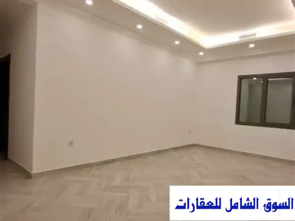 في الفنيطيس شقة للمعاريس سكن المالك 3 غرف صالة...