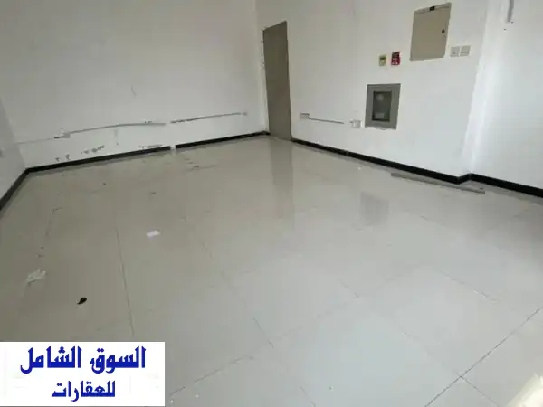 فرصة استثمارية: 3 محلات تجارية متجاورة للإيجار...