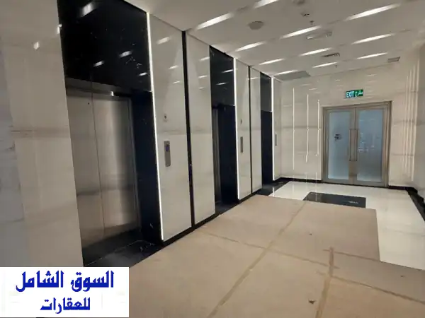 للإيجار: مكتب مميز في العاصمة، منطقة شرق، بمساحة 245...