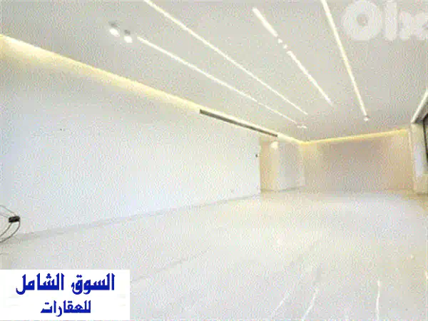 شقة فاخرة وواسعة للإيجار في بدارو | 400 م² | موقع استثنائي وسعر مغرٍ | تدفئة وتكييف مركزي