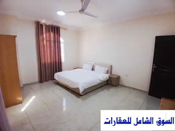 استأجر شقتك المفروشة الفاخرة في صلالة، ظفار | بلكونة، إنترنت، وموقع استراتيجي بجوار الخدمات