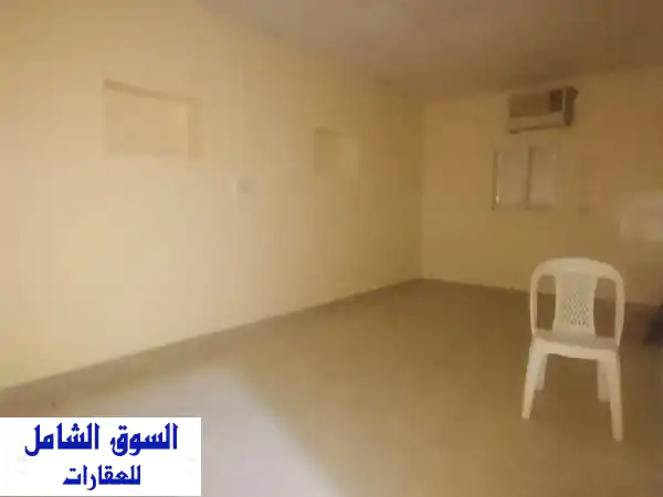 بيت عربي للإيجار  الناصرية، الشارقة 7 غرف 3 صالات...