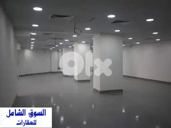 فرصة استثنائية: مبنى صناعي 4 طوابق للبيع في المكلس...