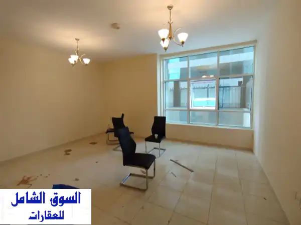 للراغبين في السكن الراقي والمريح، تتوفر شقة مميزة...