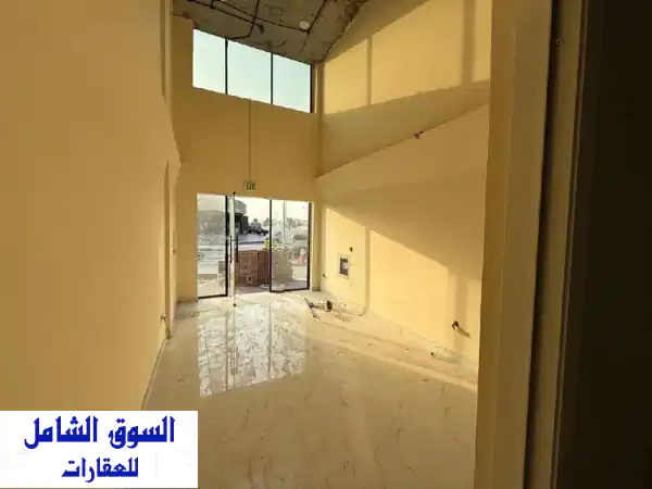 فرصة استثمارية ذهبية: محلات تجارية راقية للإيجار السنوي بالجرف 2، عجمان 600 قدم² - موقع استراتيجي وتشطيب فاخر!