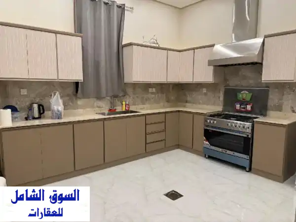 شاليه VIP للإيجار السنوي بمدينة صباح الأحمد البحرية، المرحلة 5A | رفاهية وتصميم سوبر ديلوكس للعائلات