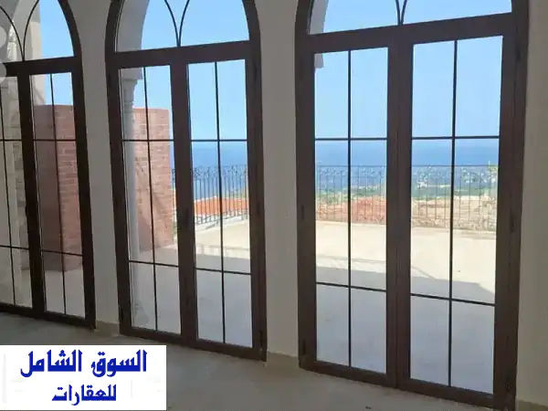 فيلا للبيع في قرنة شهوان: فرصة استثنائية بإطلالة...