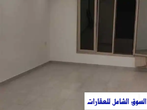 فرصة ذهبية! بيت حكومي مجدد بالكامل للإيجار...
