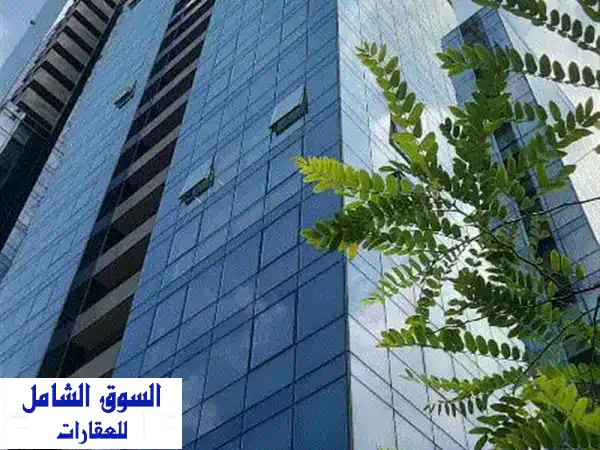 مكتب فاخر للإيجار ببرج 44 | سنة إيجار مجانية! | 100 م2...