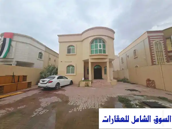 فيلا للإيجار في الروضة 1 عجمان مساحة واسعة وموقع مميز