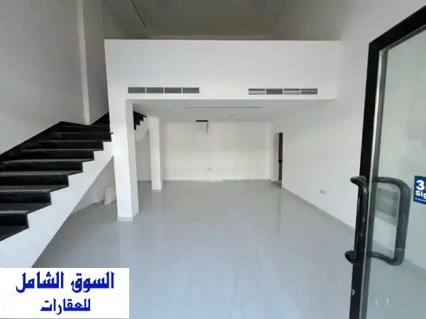 فرصة ذهبية: محل تجاري ميزانين أول ساكن للإيجار بالنعيمة، عجمان | شارع الشيخ خليفة الرئيسي بجوار السفير مول