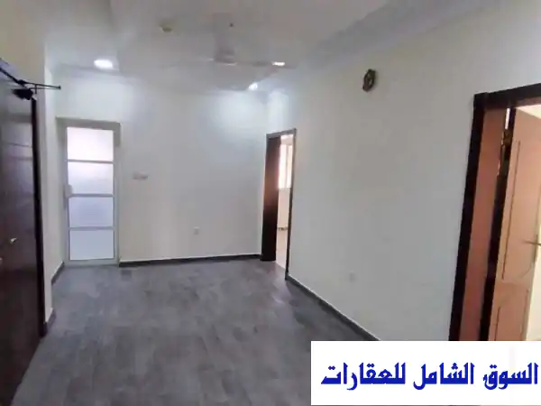 فرصة لا تفوت! شقة عائلية فسيحة للإيجار بالبديع | غرفتين، شامل كهرباء وماء ومكيفات بـ 210 د.ب