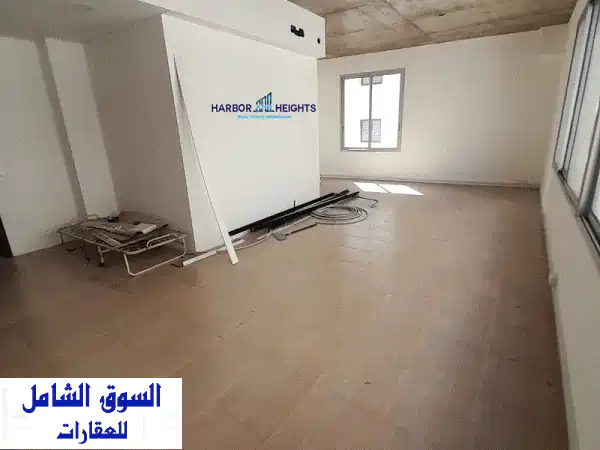 مكتب فخم للإيجار في الحازمية: 75م²، مجهز...