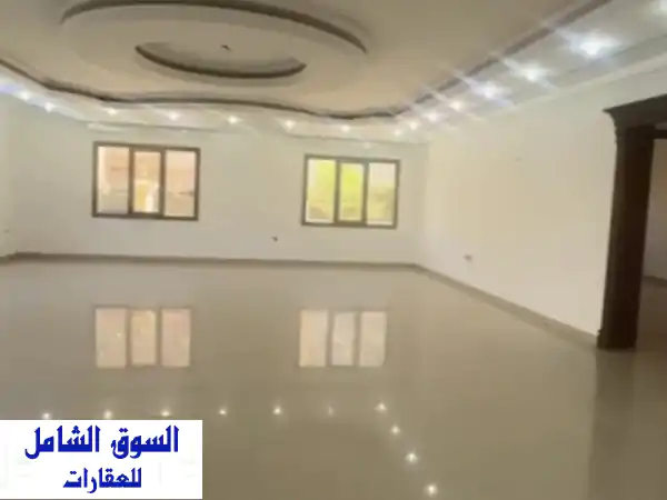 فيلا فاخرة للإيجار بالقيروان: 7 غرف نوم، حديقة...