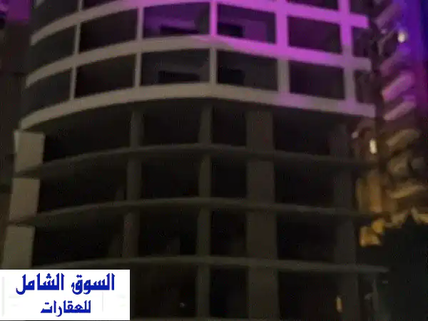 برج فاخر للبيع على النيل مباشرةً، كورنيش المعادي:...